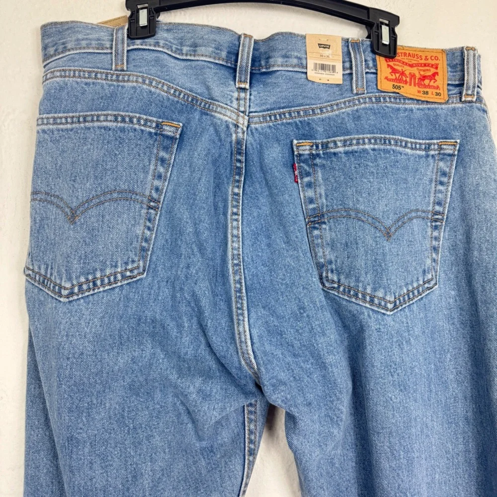 Levis 505 Regular Fit Straight Leg Jeans Light Wash Blue Mens 38x30 NWT